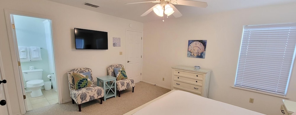 Tranquil Turquoise Retreat