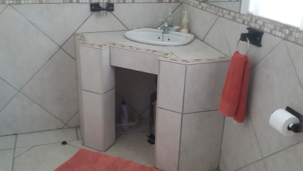 Magaliqua Guest House