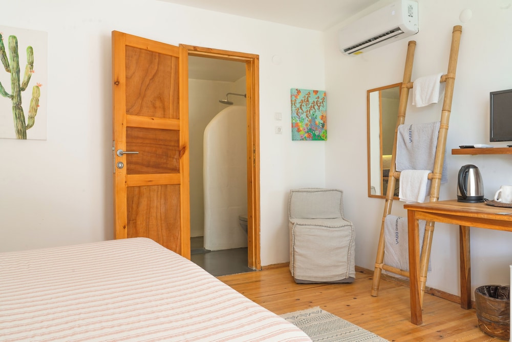 lilium rooms