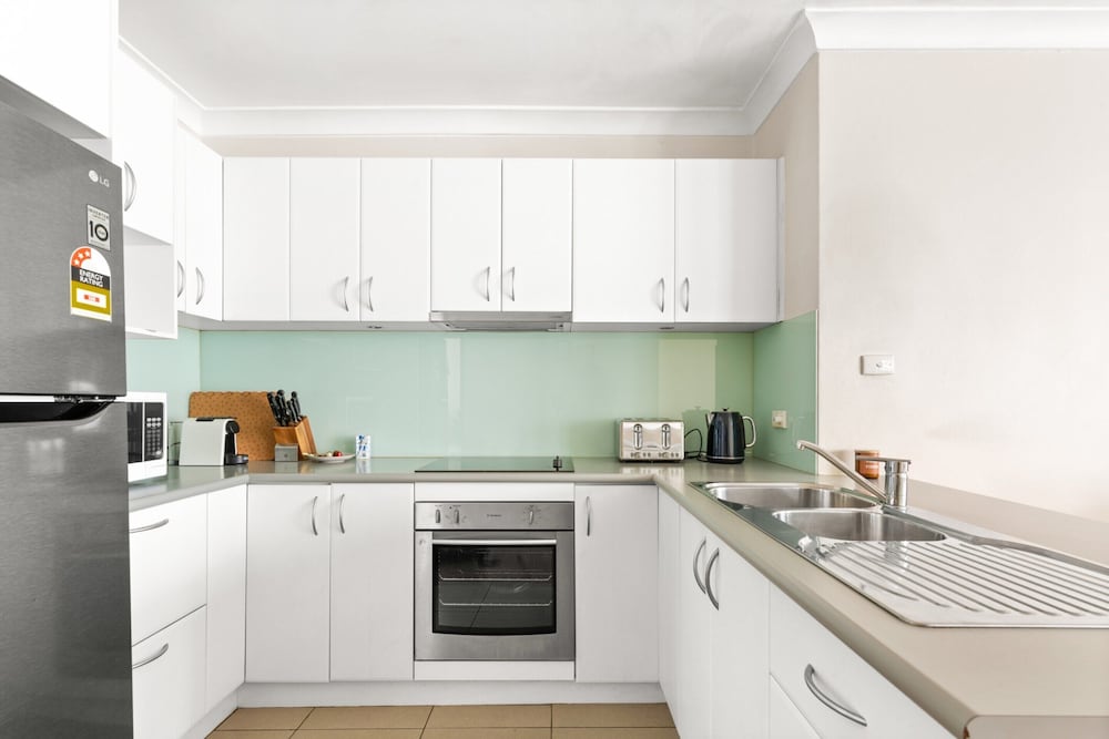 Lovely 2-bed With Balcony