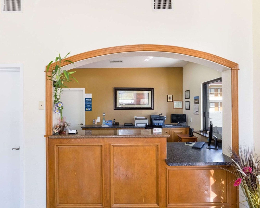 Rodeway Inn Suites Humble, TX - Property Image 25