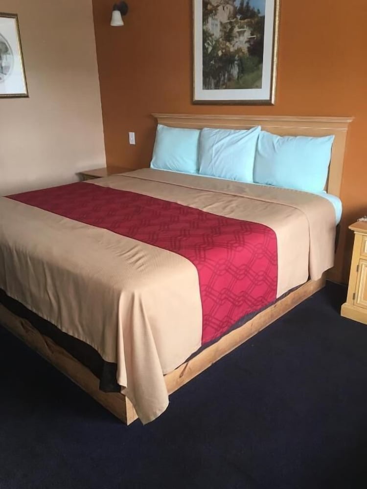 Budget Inn And Suites