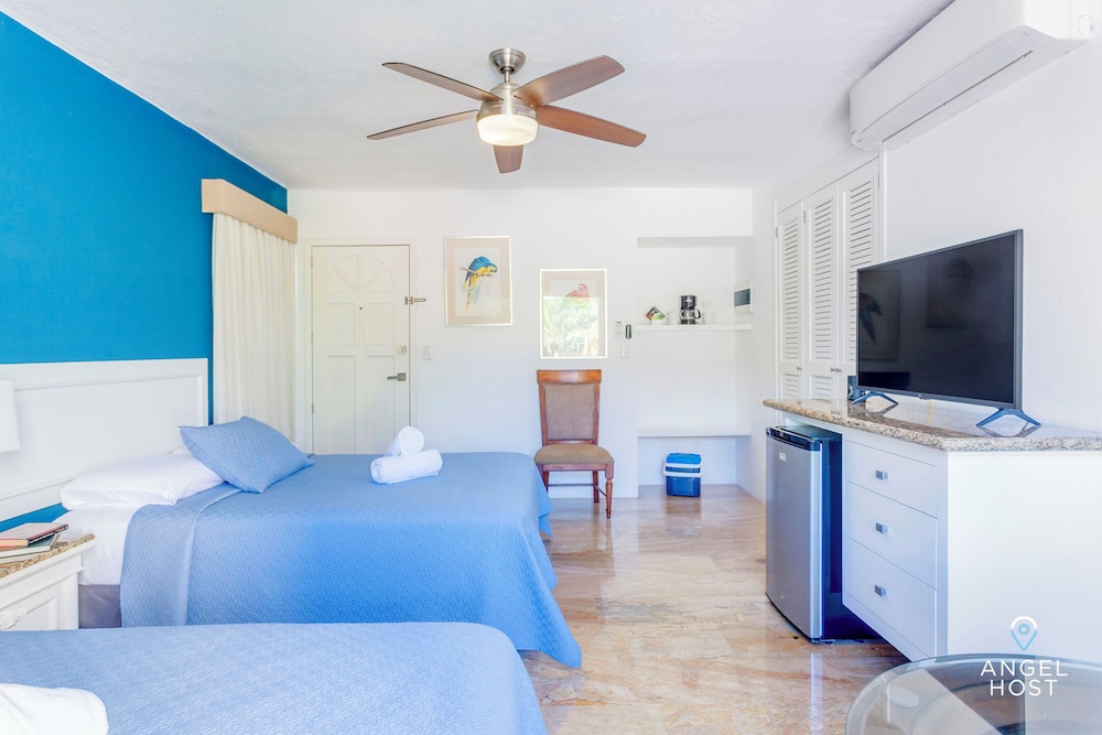 Deluxe Suites at Villas Tropical