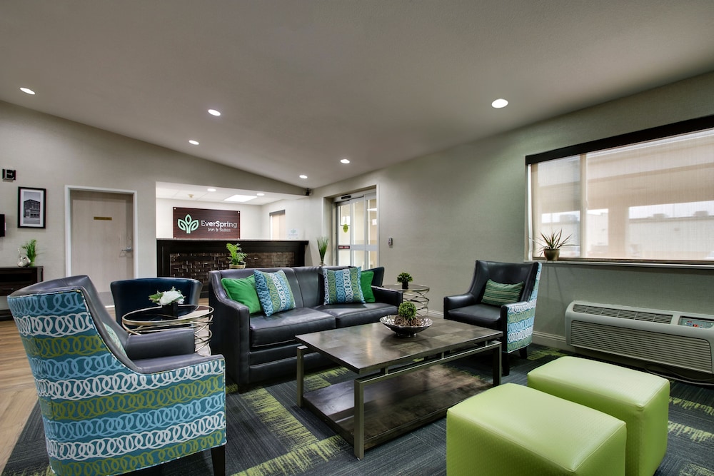 EverSpring Inn & Suites view 3