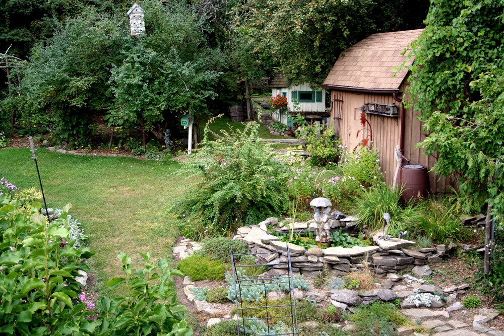 Burleys Gardens and Suite