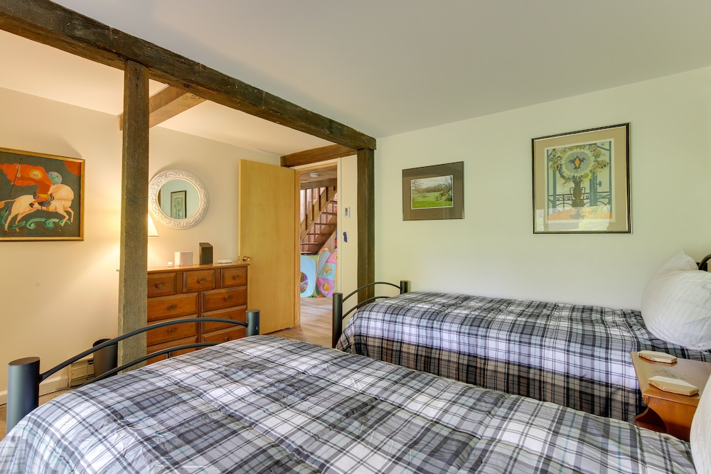 Serene Salisbury Rental Home on 26 Acres w/ Deck! view 4