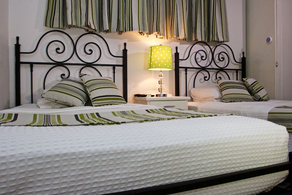 Forty Winks Inn