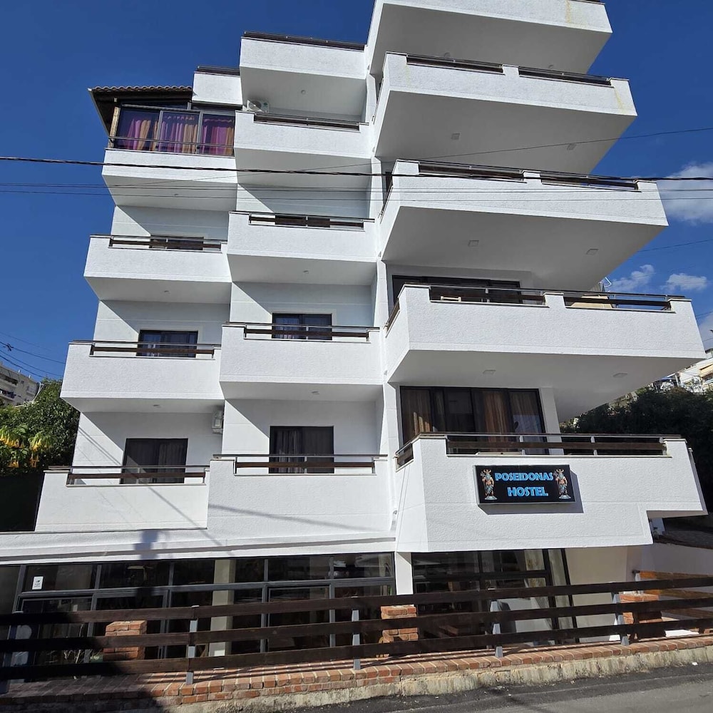 Lazy Roo Hostel Saranda