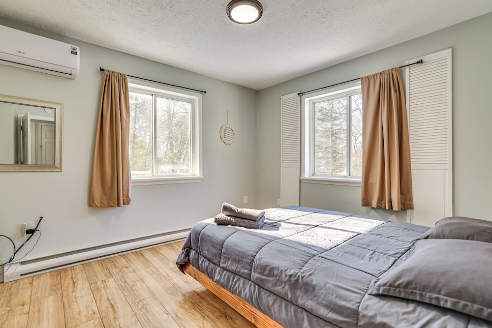 15 Mi to Ski Big Bear: Gem w/ Deck & Game Room