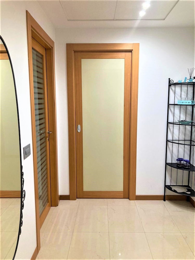Borsa 1- Bright apartment with balcony