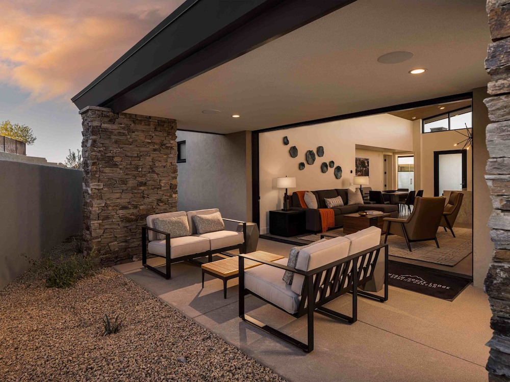 Mountain House Lodge at Sereno Canyon