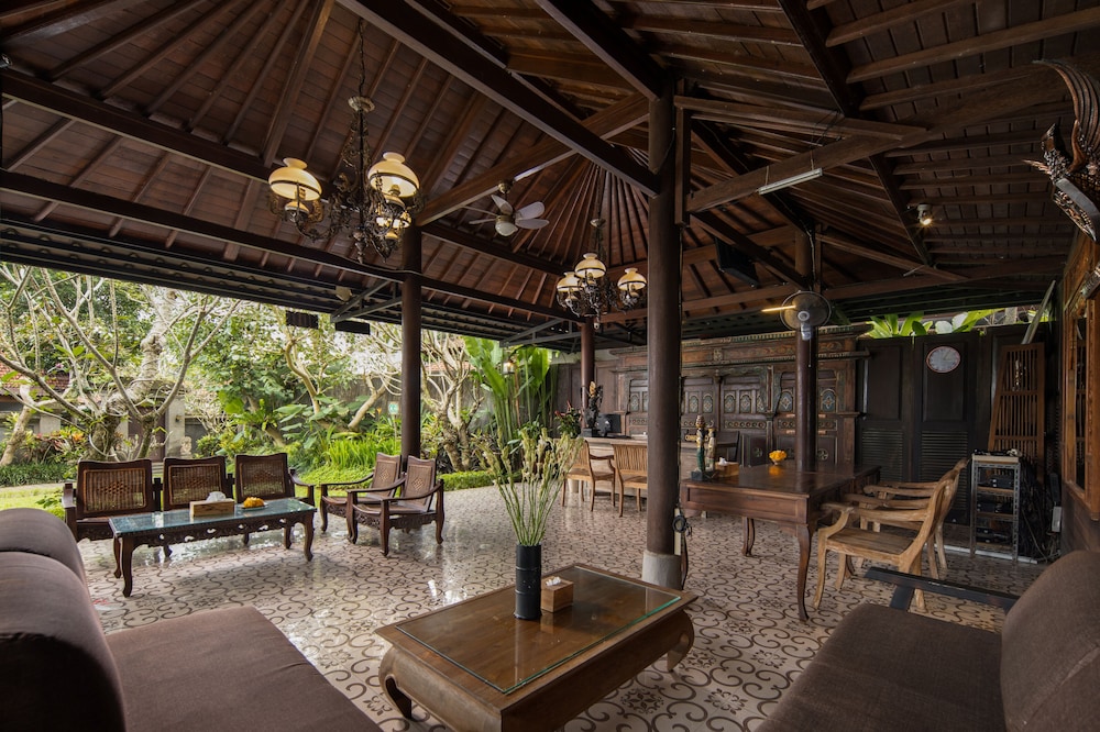 Ubud Raya Villa