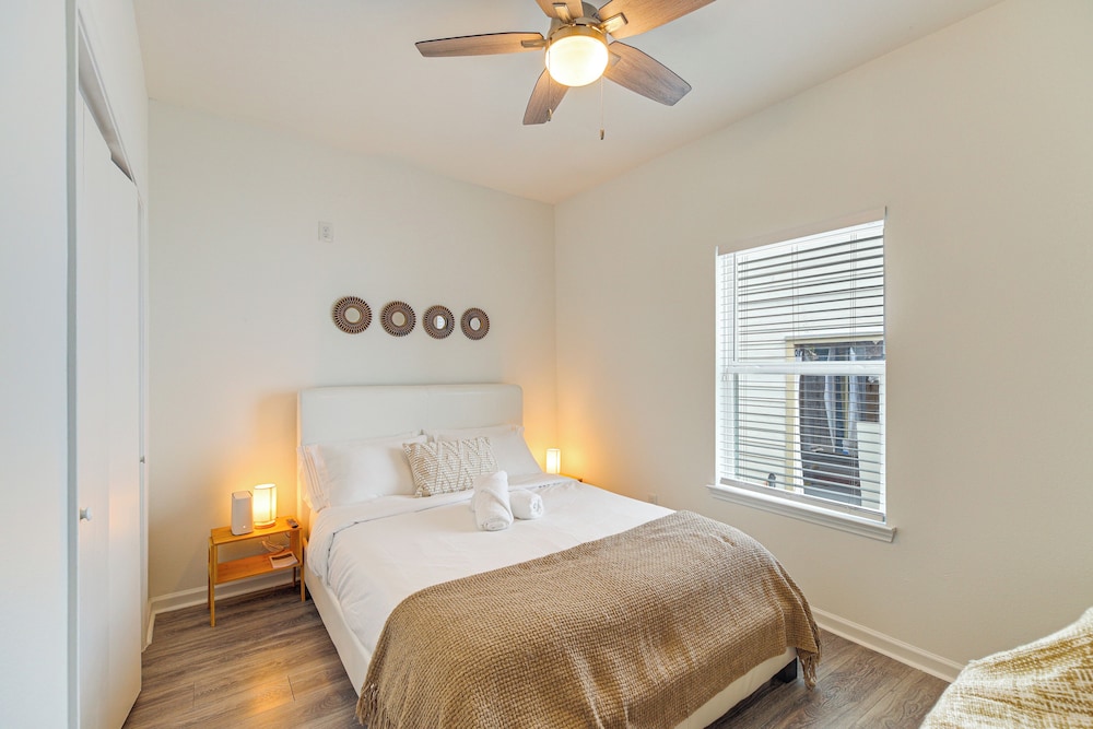 Light Rail Access & Skyline View! Modern HTX Home