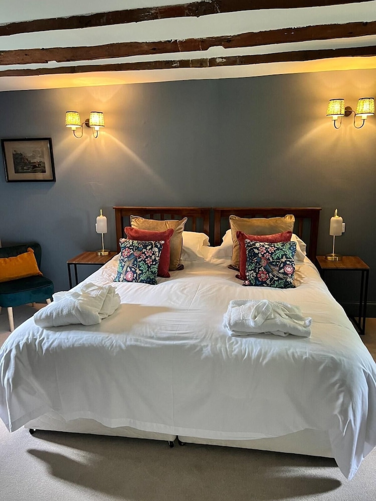 Tranquil Glenshee Cottage Retreat view 5