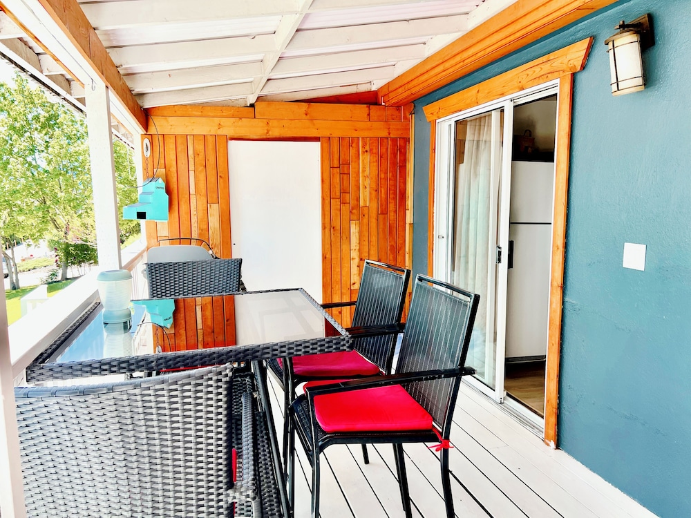 Peachland Beach Resort