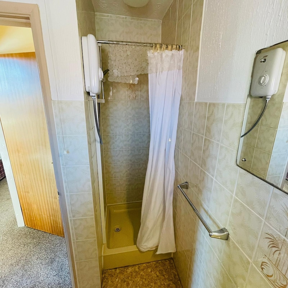 Lyndene Holiday Apartments