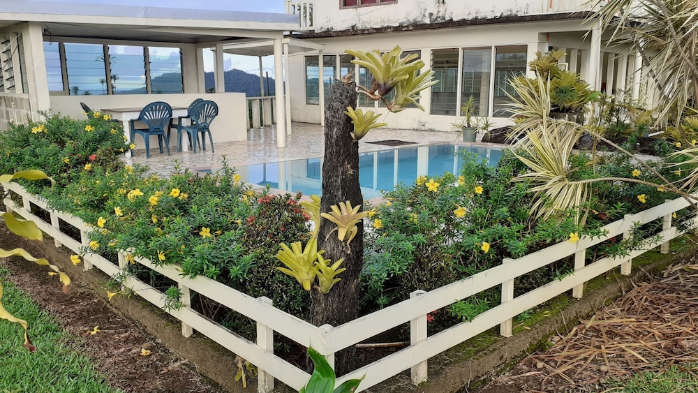 Dave Parker's Eco Lodge
