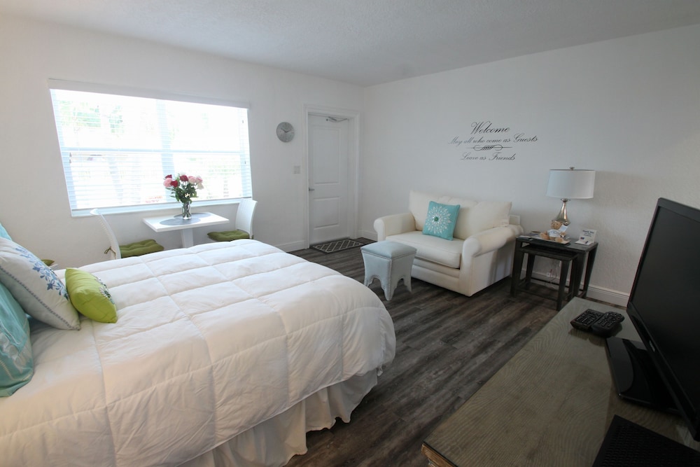Fort Lauderdale Vacations - Sea Spray Inn - Property Image 2