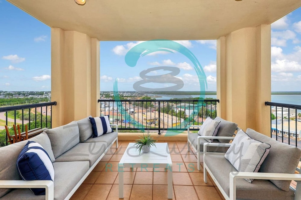 Zen Gem Pool Private Balcony Oceanview - Image 1