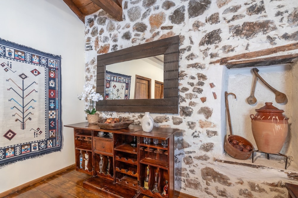 Stirida Stone House Stirida Stone House