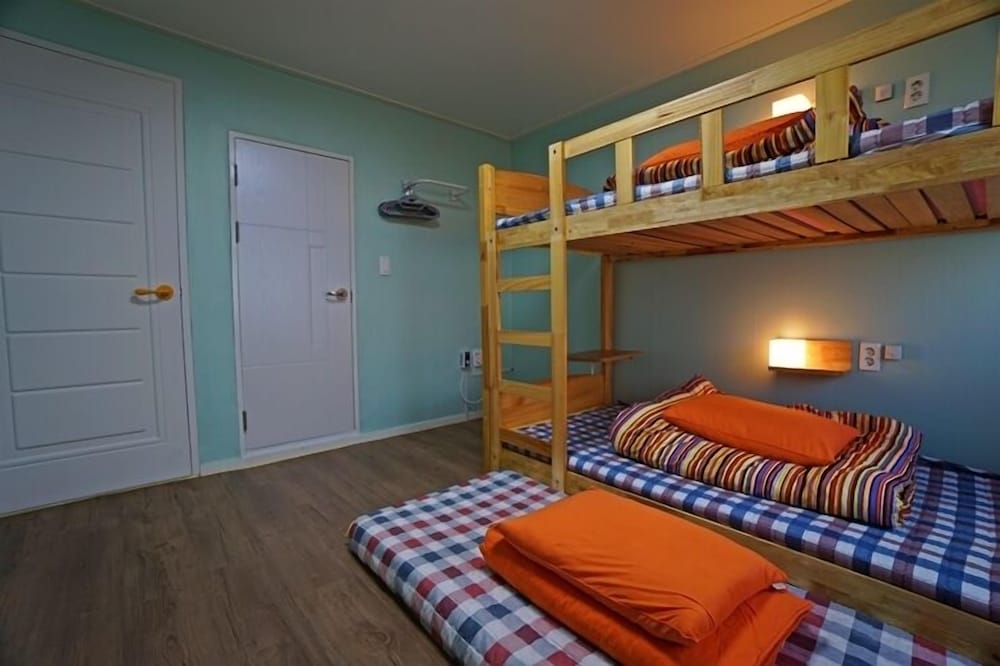 710 Guest house Yellow