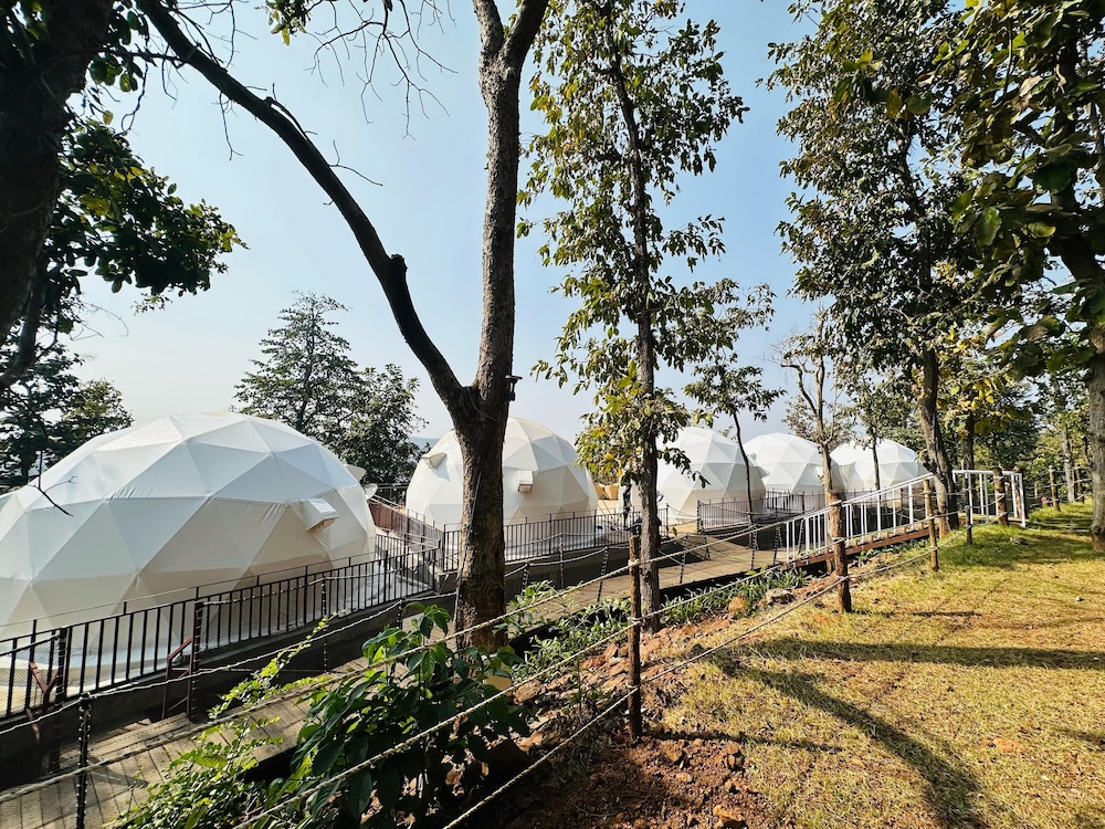 Wild heaven Glamping And Resort Saputara