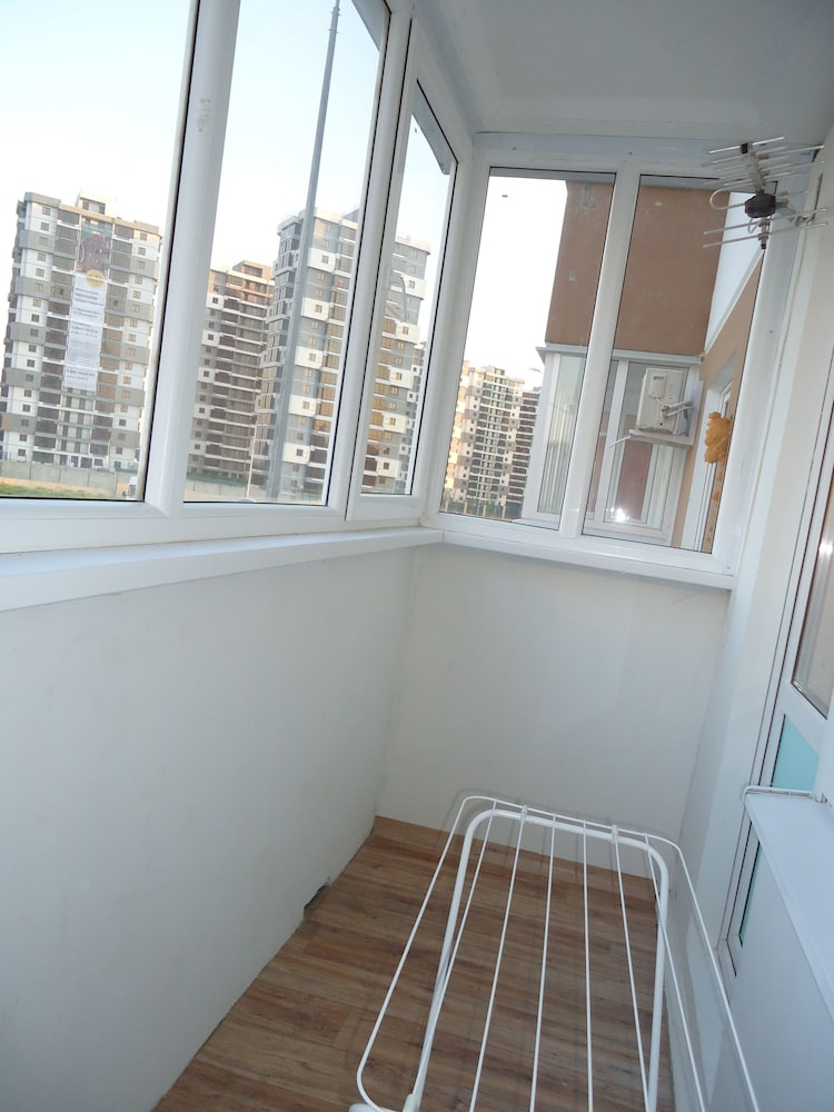 Apartments on Prospekt Dzerzhinskogo 240
