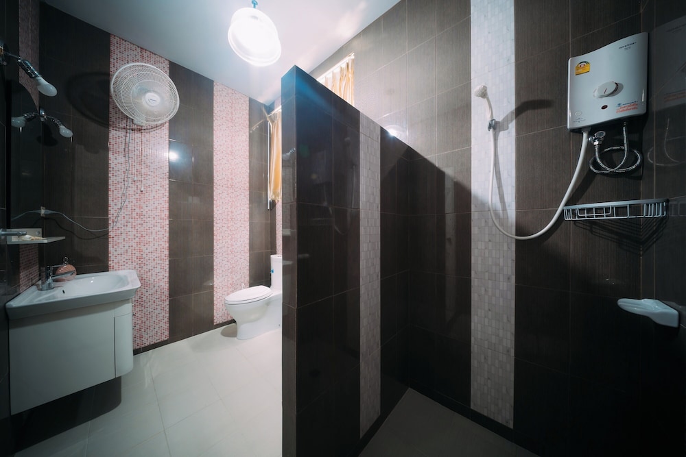 Phaladise Beach Villa at Phala Beach, Ban Chang