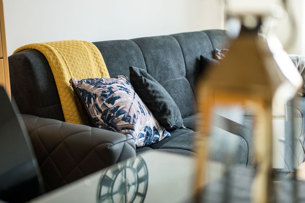 Immaculate 1-bed 1-bath Apartment in London Area