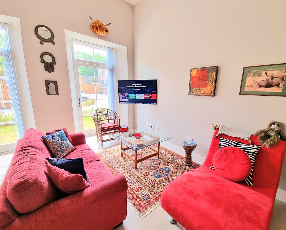 Unique Victorian Apartment in Edinburgh view 4