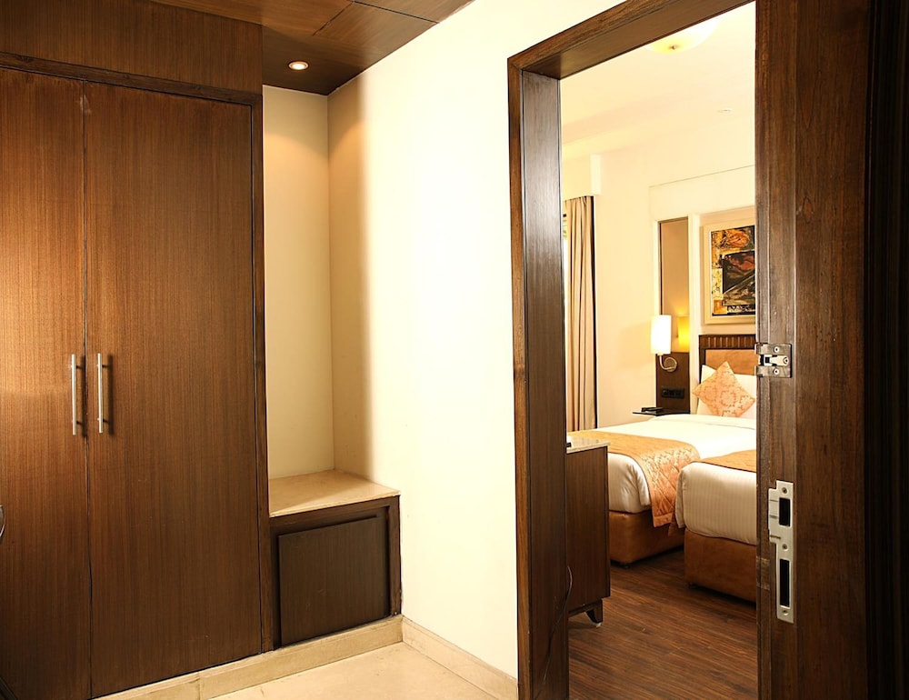 Inde Vista Woods Signature Tower