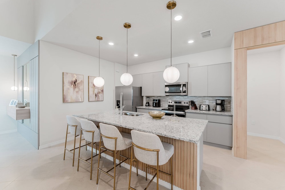Amazing 7 bd Summerkitchen Gameroom