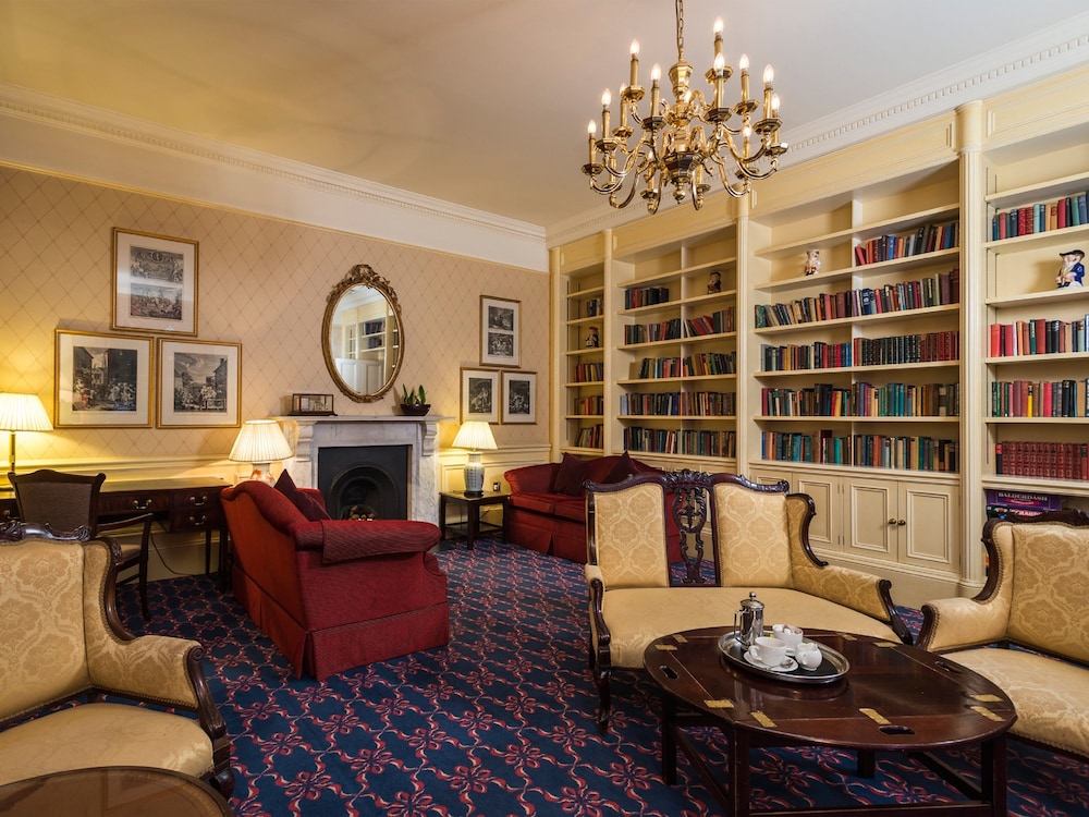 Penrith Vacations - Macdonald Leeming House - Property Image 13