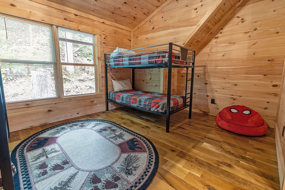 Pinewood Forest Walden's Creek Cabins