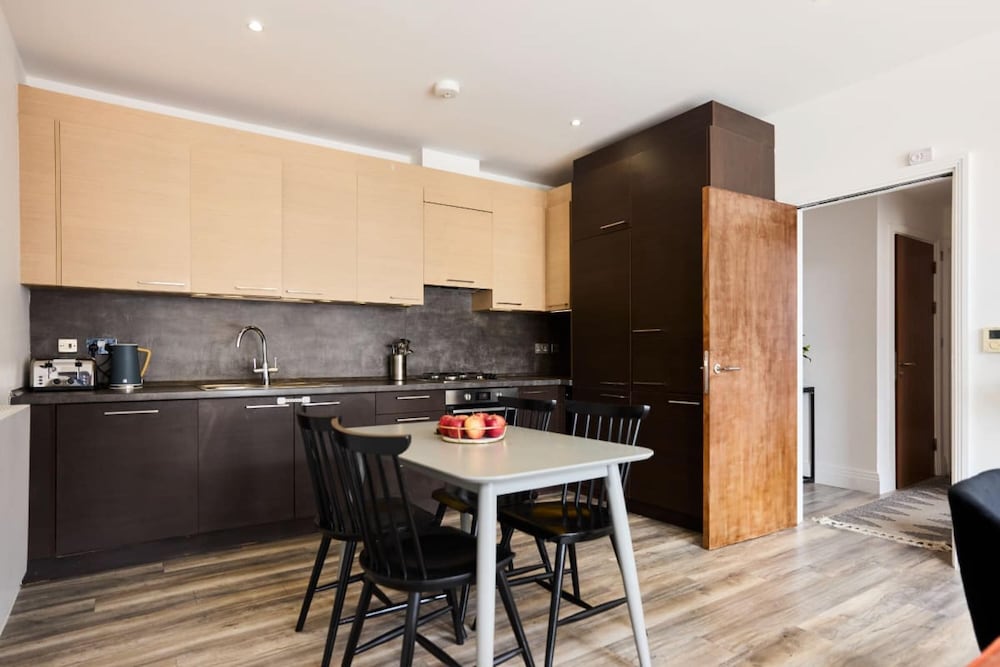 The Harlesden Breakout - Glamorous 2bdr Flat