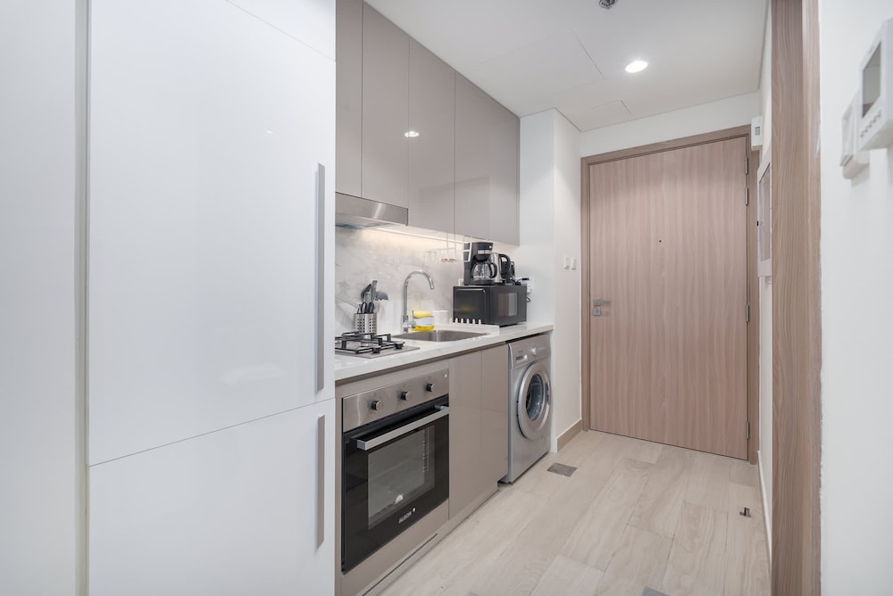 Homey Studio Apartment Perfect for 2 at Azizi Riviera 46