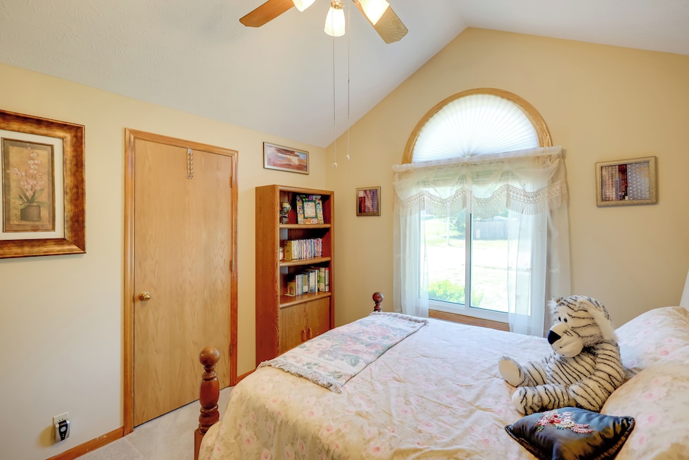 5 Mi to Platte River: Inviting Bellevue Rental