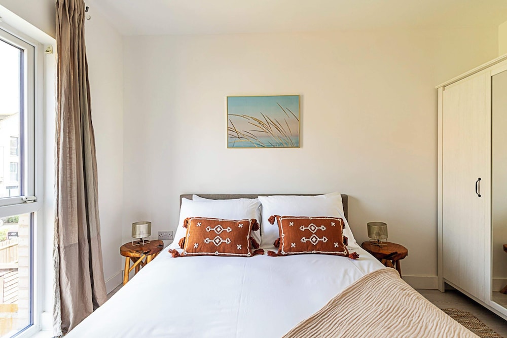 Semi-detached House With Modern Bespoke Interior view 3