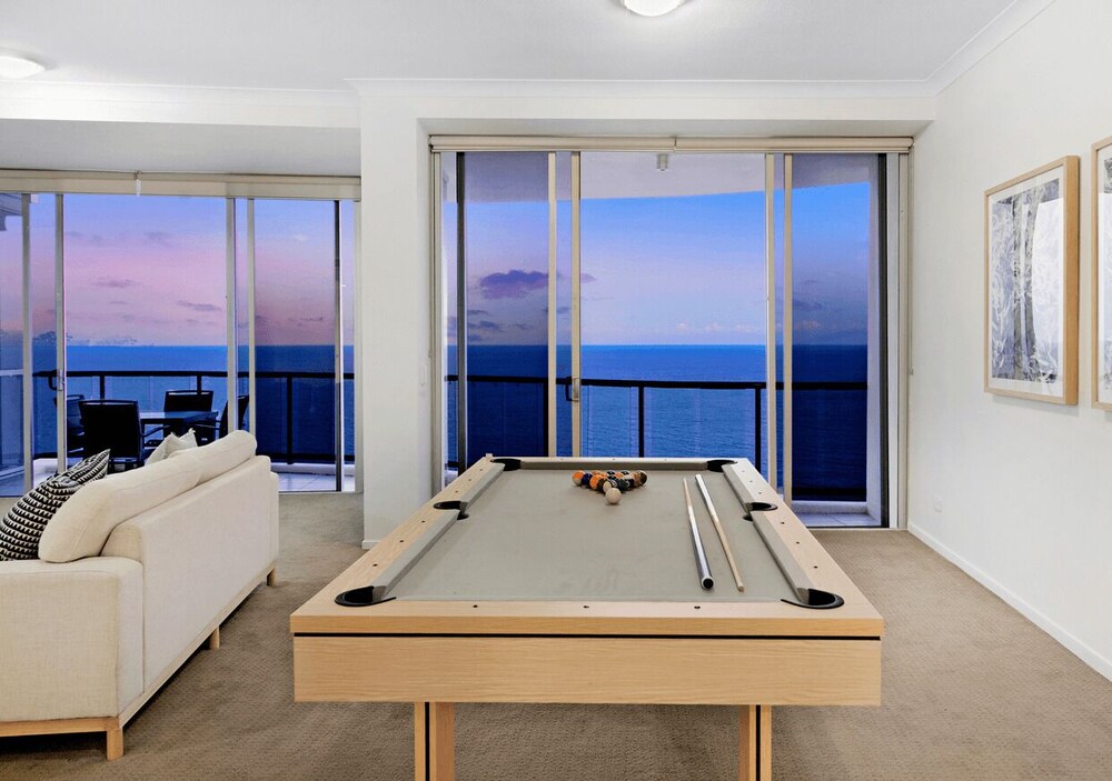 Level 45 Luxury Sub-Penthouse in Surfers