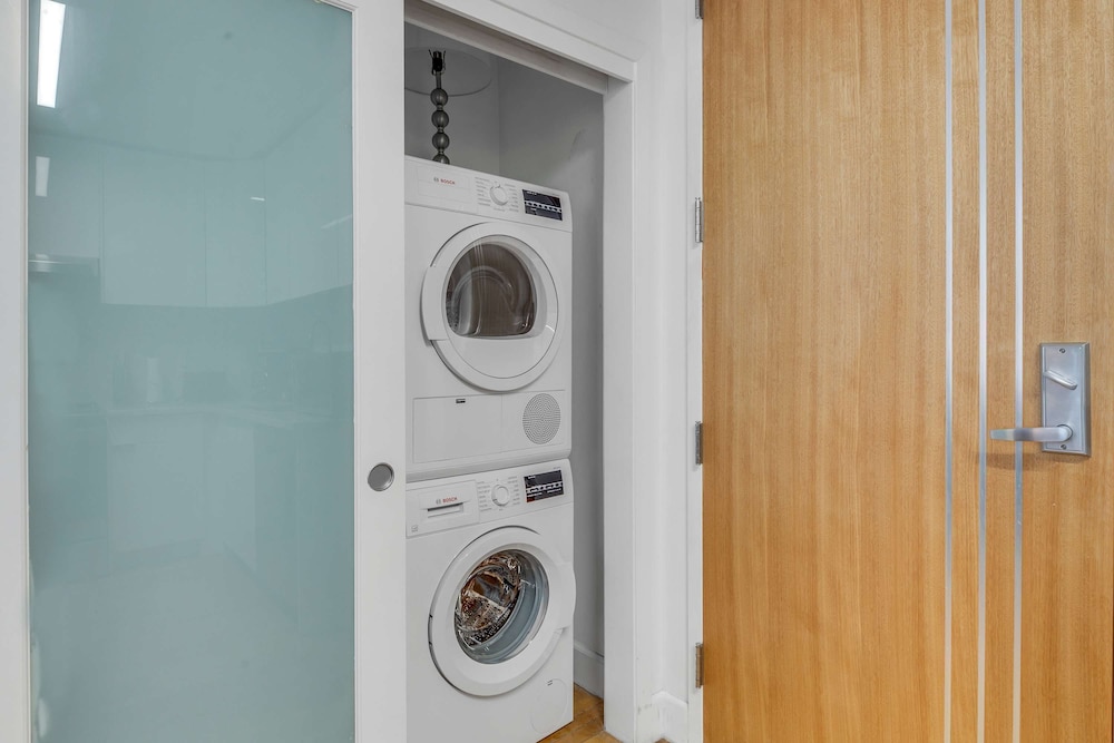 Stylish Deluxe 1BR At HWH by Oneluxstay