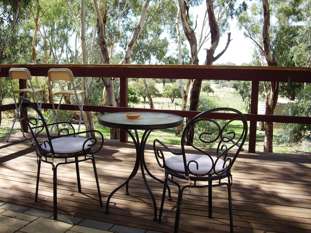 1860 Wine Country Cottages