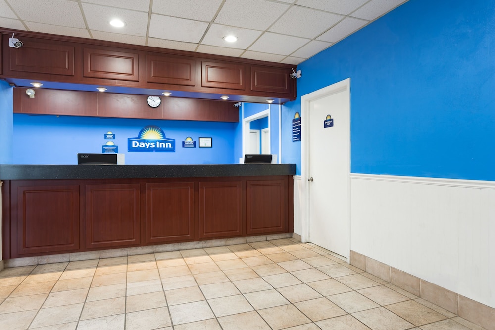 Days Inn by Wyndham Salisbury view 2