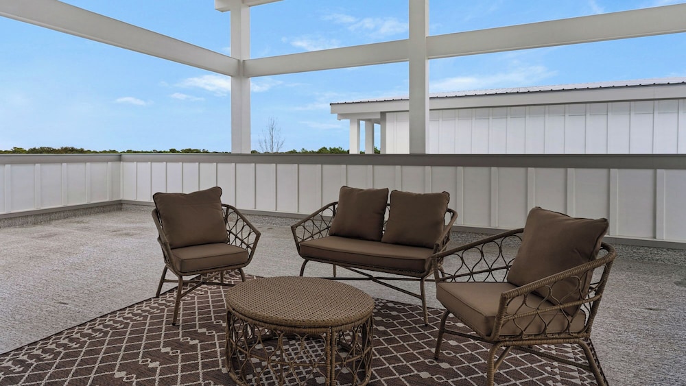 Inlet Beach Retreat With Rooftop Views, 4 Bikes + Free Attraction Tickets!