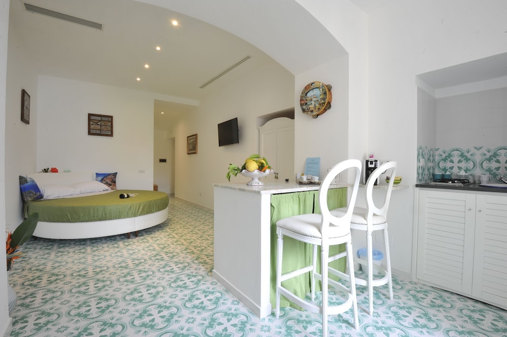 Surriento Suites