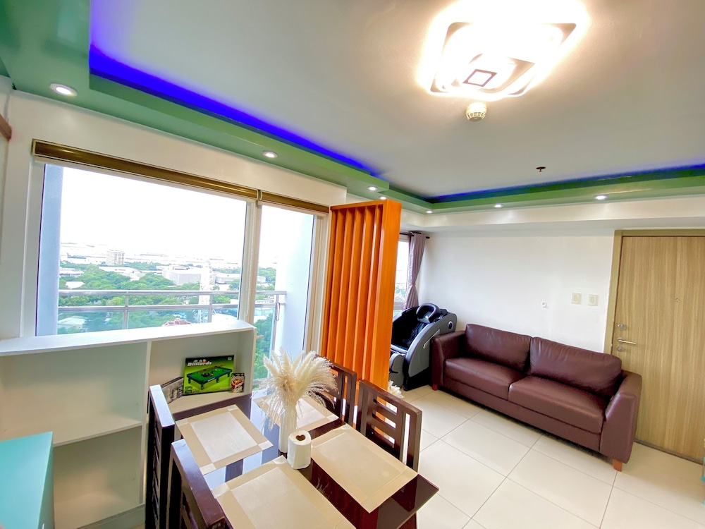 Hotel near Airport Mall of Asia PICC WTC