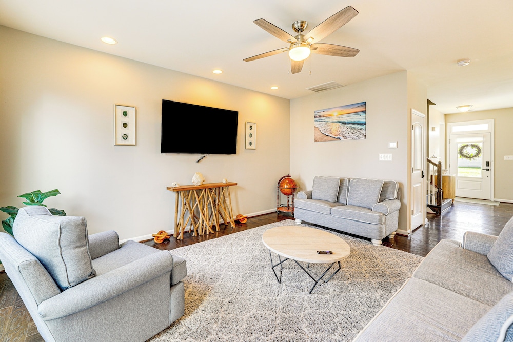 Spacious Townhome 2 Mi to Bethany Beach Boardwalk