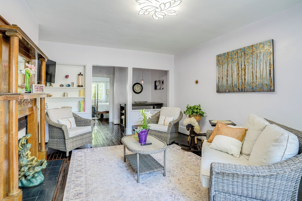 1 Mi to Downtown Lynchburg: Cozy Apt w/ Pool