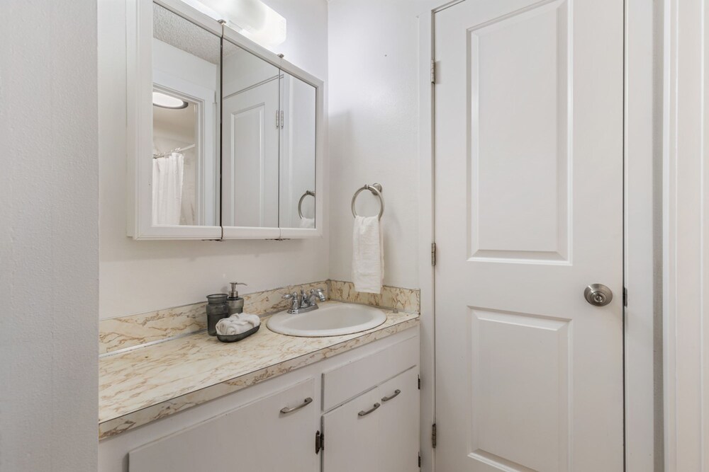 Comfortable Townhouse in Ash Way Lynnwood