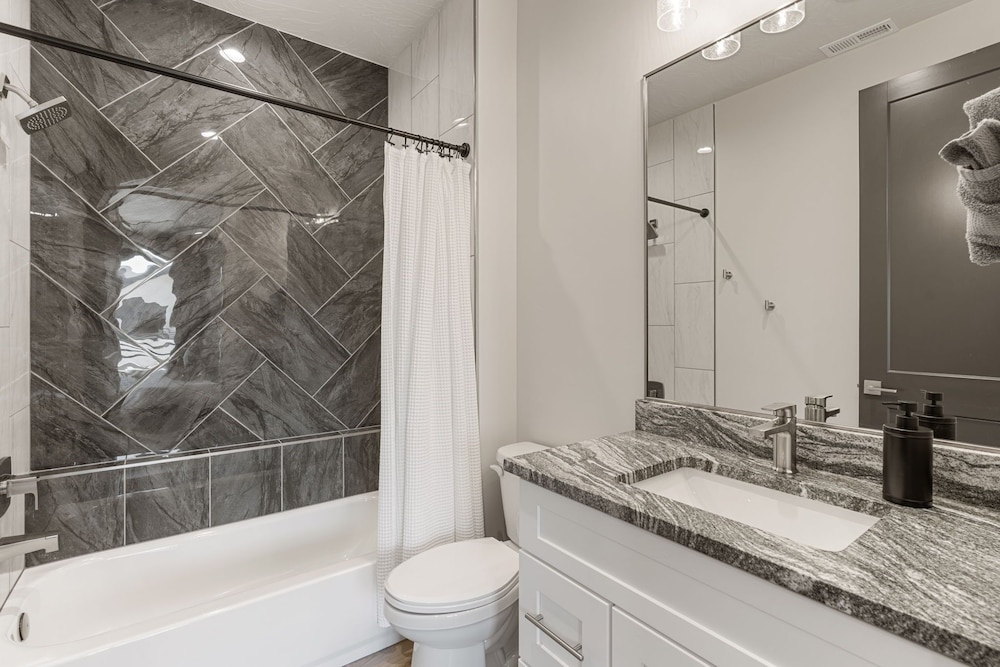 Sundance Edge 6 Bedroom Home