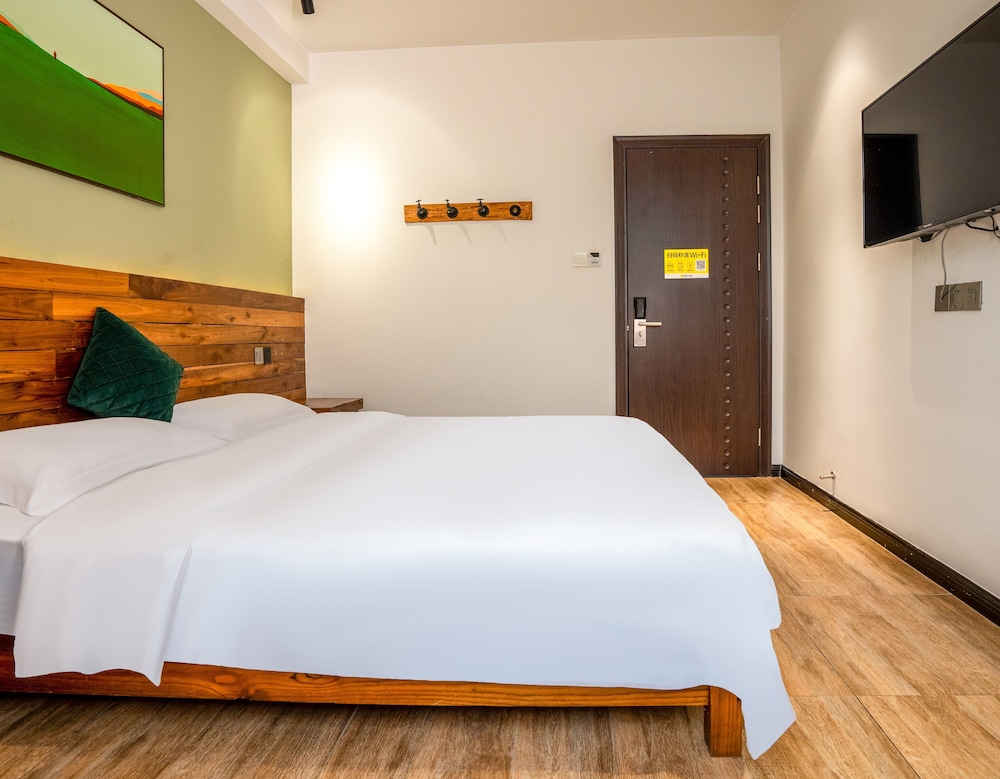 Tianmen Mountain Loft Art Inn